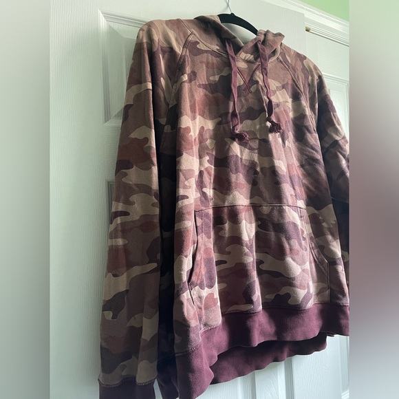 Pink camouflage light weight pull over hoodie - Picture 1 of 4